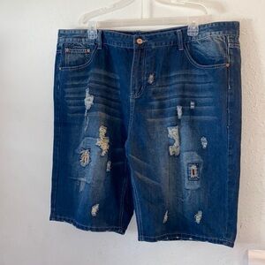 Men’s size 46 waist distressed Jean shorts T28